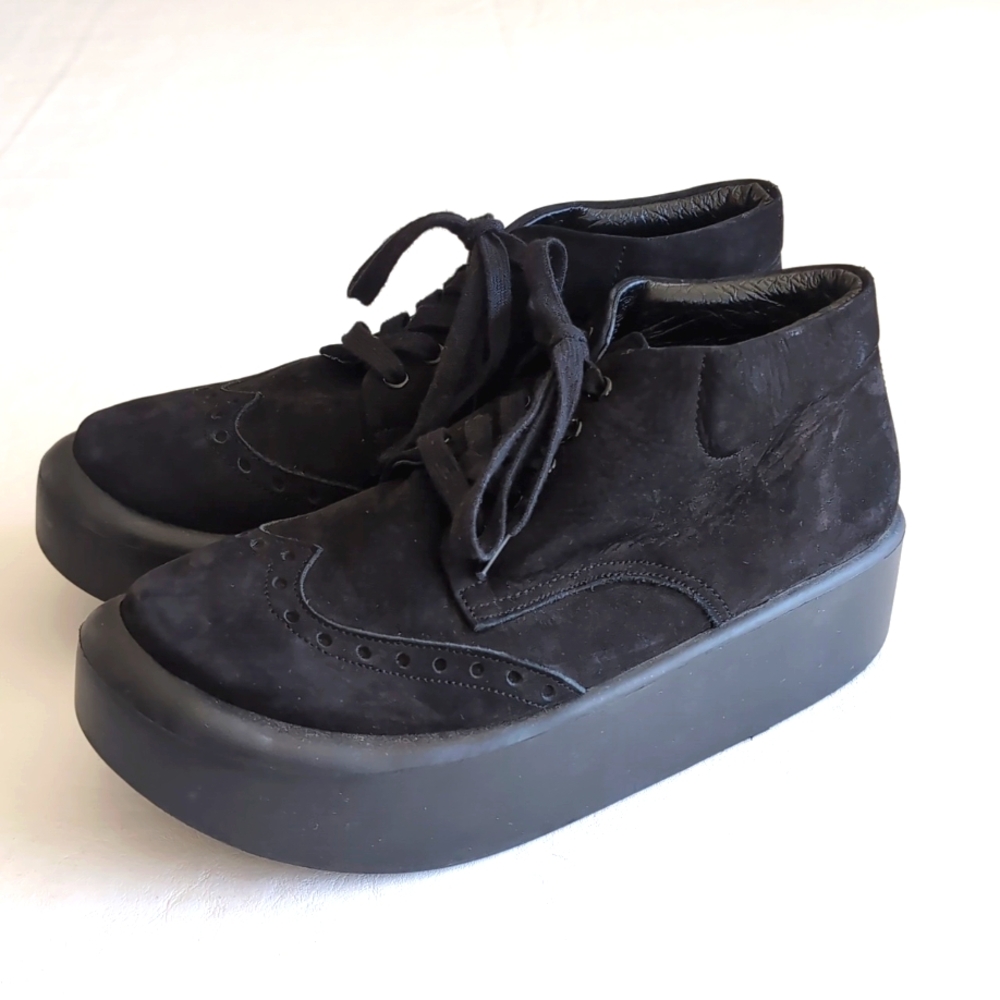 Black Soft Japanese Tokyo Bopper Belly Button Platform Shoes Women's Size 7?